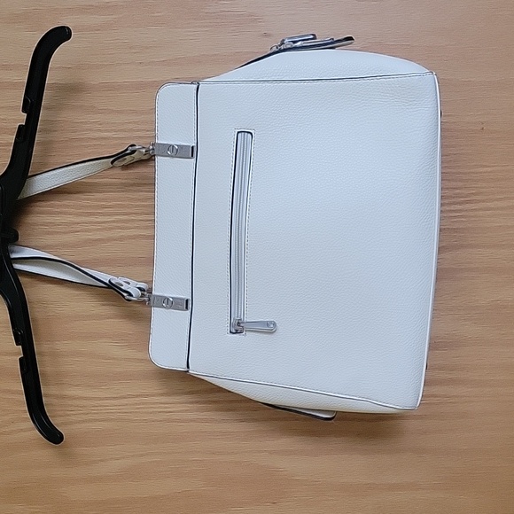 Handbag - Picture 2 of 3